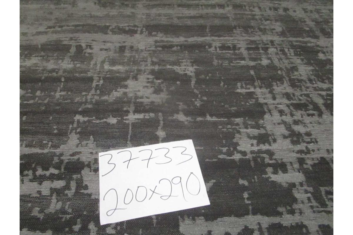 Carpet Kristal Collection - 1100 Gsm ,- 26% Poly - 58% Polypropilene - 16% Acrylic - 4mm Pile